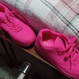 Skechers Fuchsia Athletic Shoes